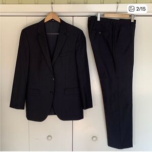 Hugo Boss (40R  33”x 33”)